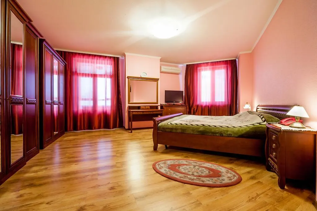 Large Luxury 4-Room Apartment With A Sauna, Near The Metro Levoberezhnaya Kiev