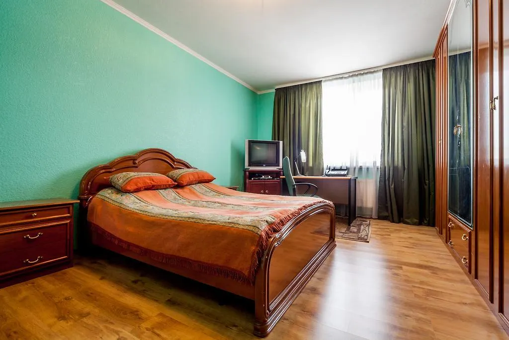 Large Luxury 4-Room Apartment With A Sauna, Near The Metro Levoberezhnaya Kiev