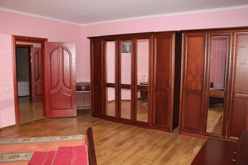 Large Luxury 4-Room Apartment With A Sauna, Near The Metro Levoberezhnaya Kyiv